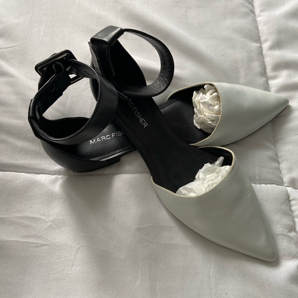 New Marc Fisher Alfonso Flats - Picture 5 of 5